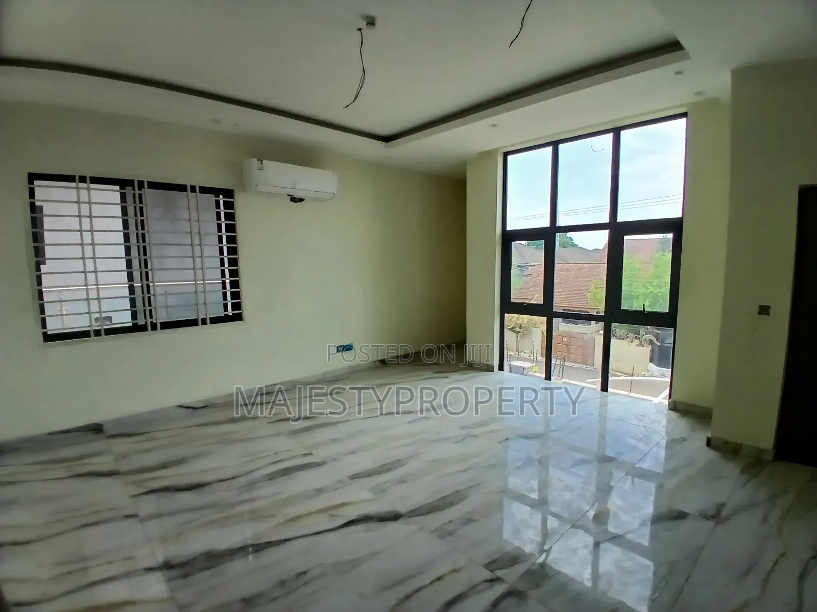 5bdrm Duplex in Costa, Coca Cola for sale