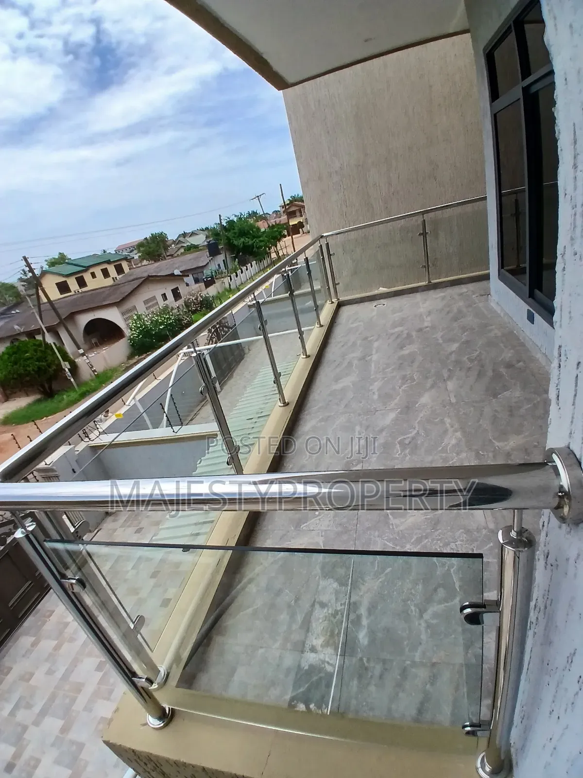 5bdrm Duplex in Costa, Coca Cola for sale