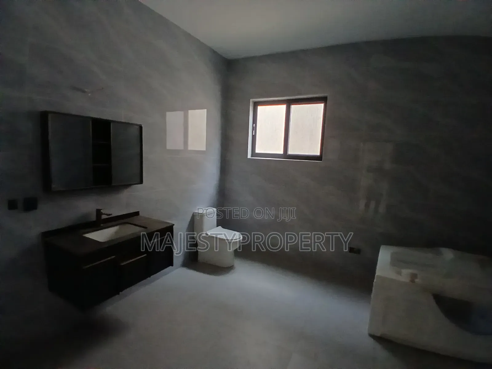5bdrm Duplex in Costa, Coca Cola for sale