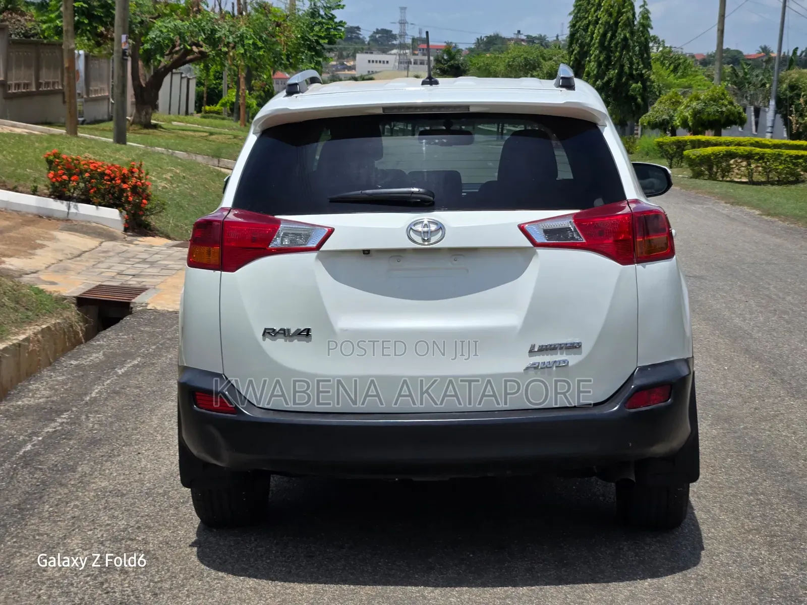 Toyota RAV4 Limited 4dr SUV (2.5L 4cyl 6A) 2015 White