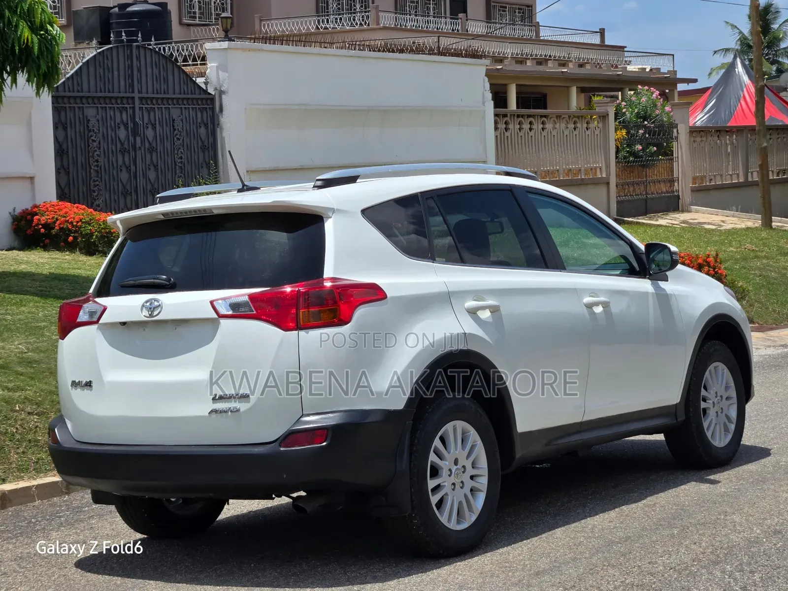 Toyota RAV4 Limited 4dr SUV (2.5L 4cyl 6A) 2015 White