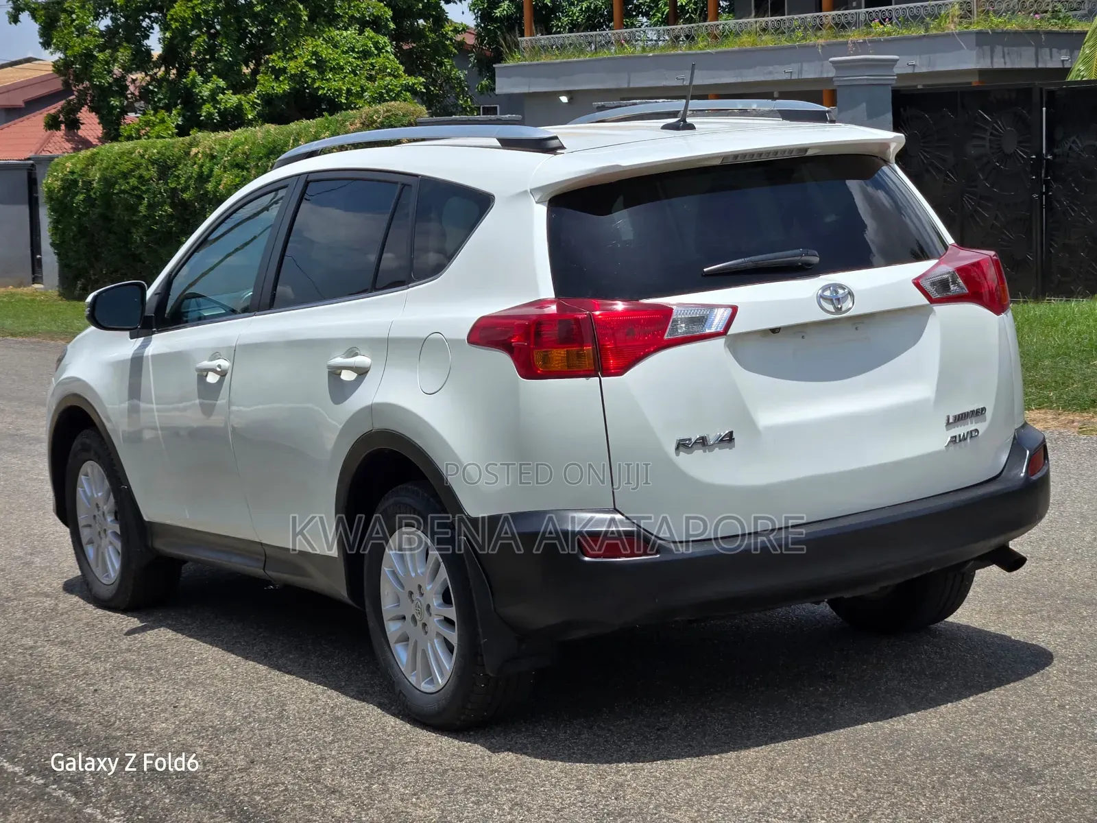 Toyota RAV4 Limited 4dr SUV (2.5L 4cyl 6A) 2015 White