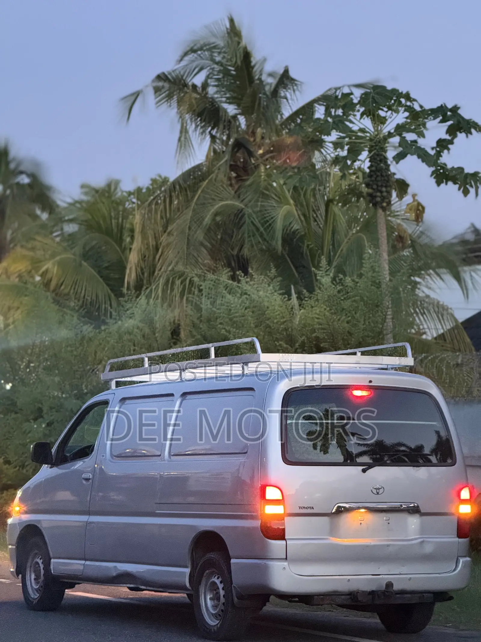 Toyota HiAce 2011 Silver