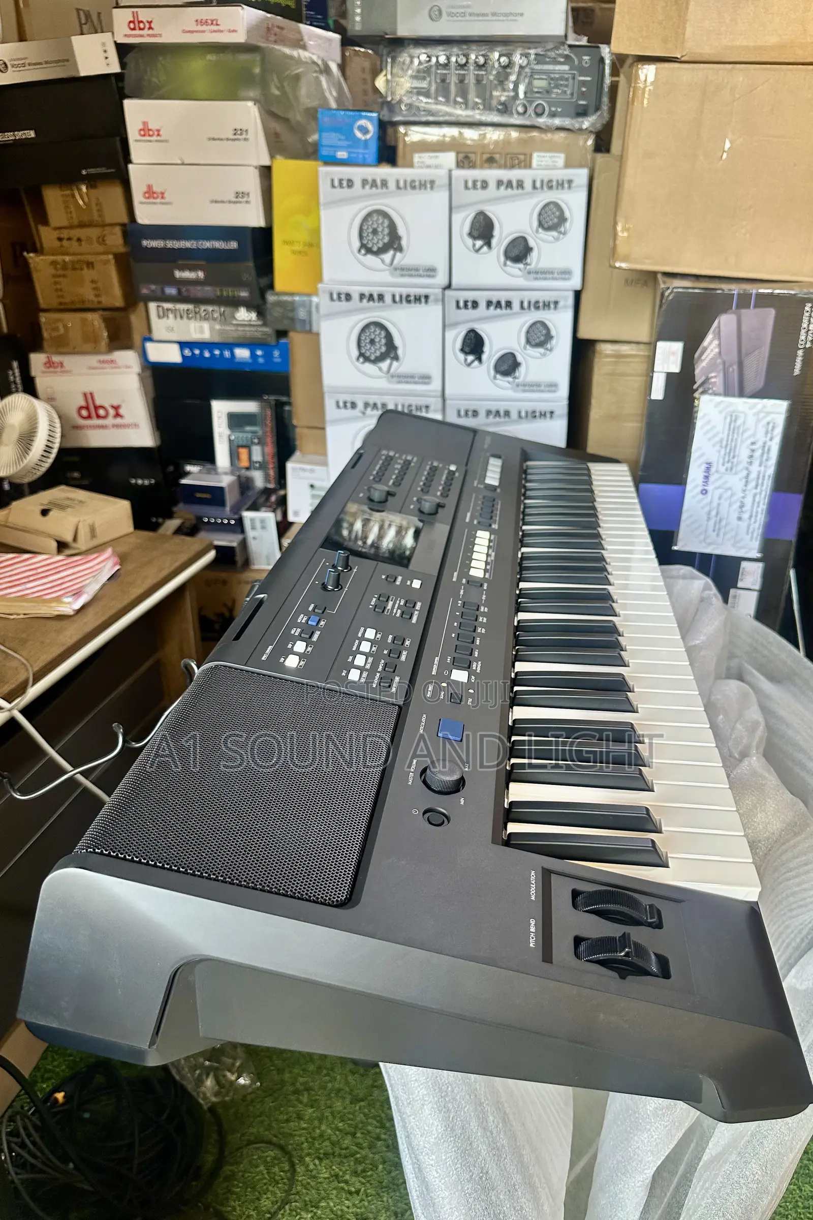 Yamaha PSR E583 61-Keys Keyboard