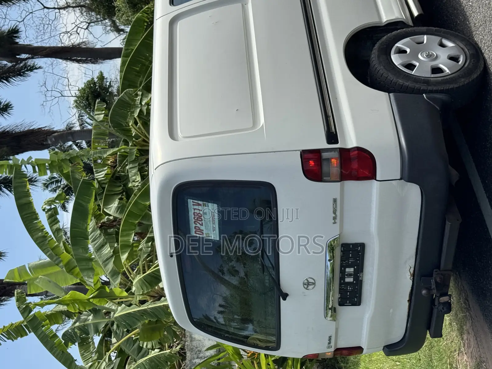 Toyota HiAce 2010 White