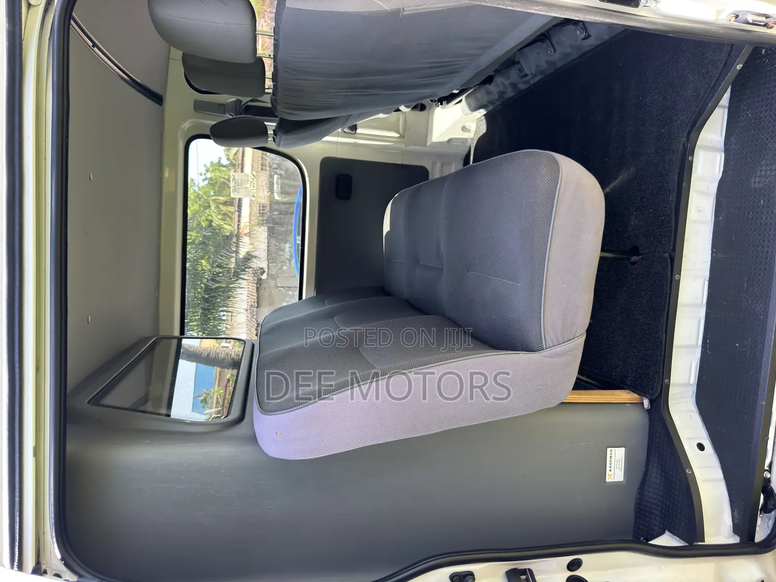 Toyota HiAce 2010 White
