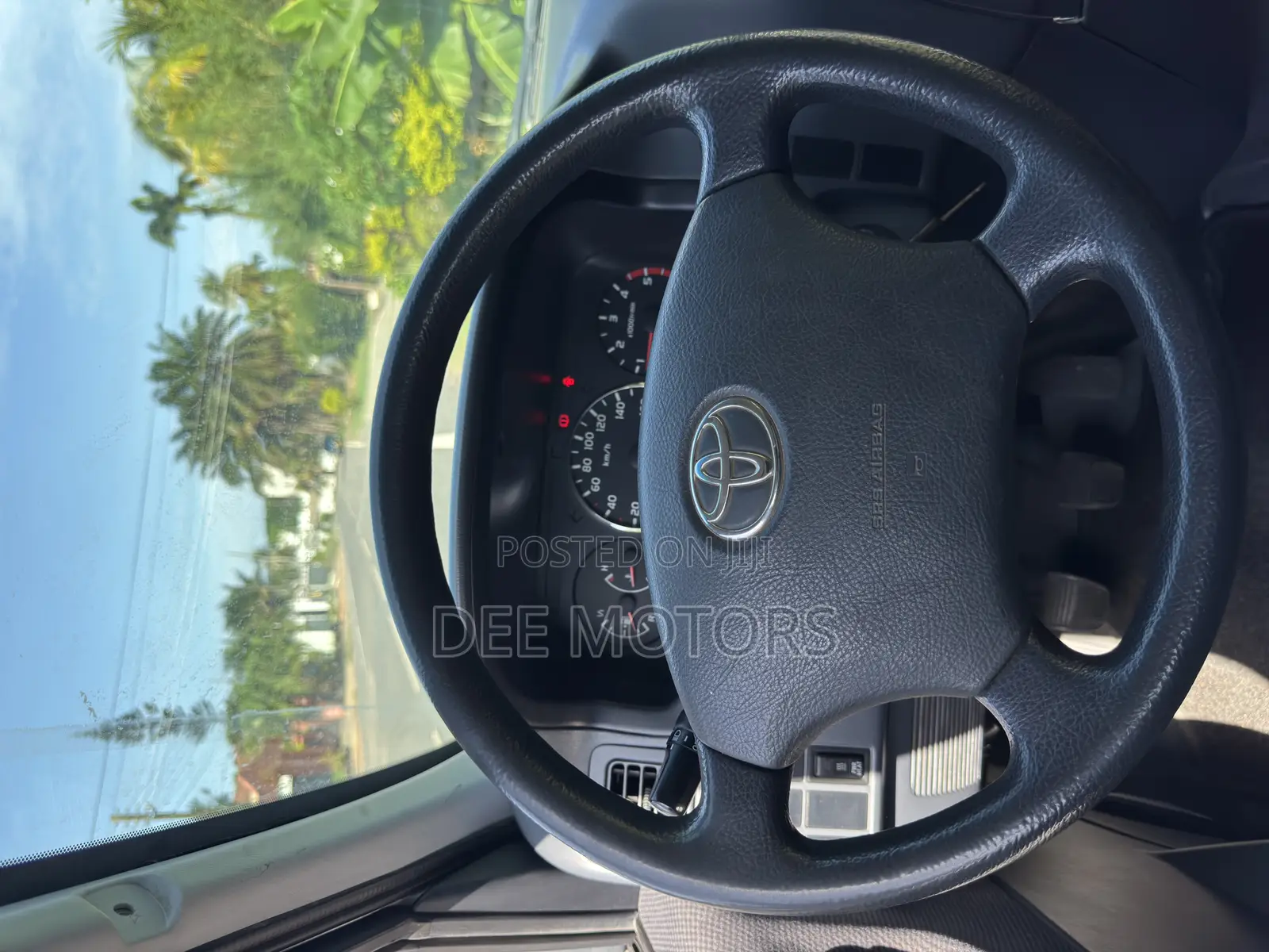 Toyota HiAce 2010 White