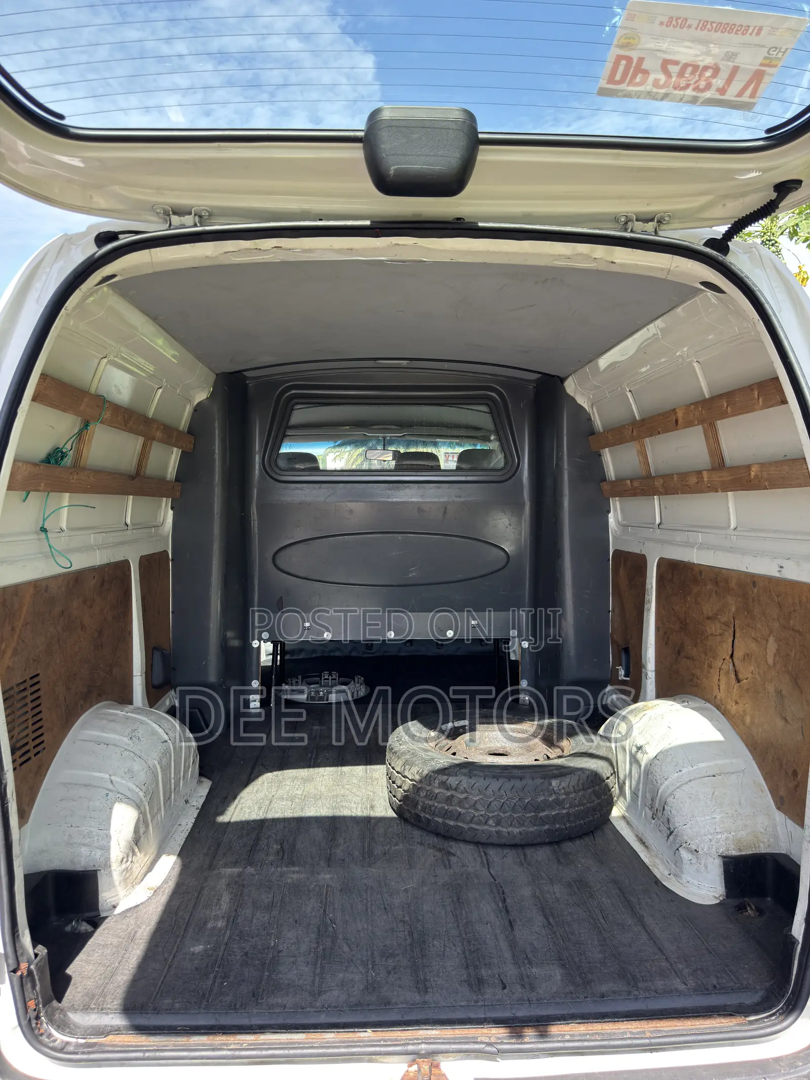 Toyota HiAce 2010 White