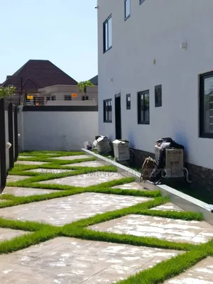 Floor Design With Natural Grass
