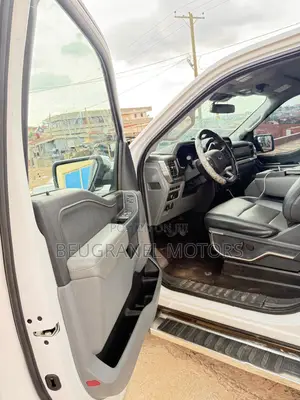 Ford F-150 LARIAT 2022 White