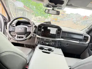 Ford F-150 LARIAT 2022 White