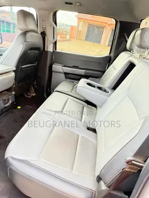 Ford F-150 LARIAT 2022 White