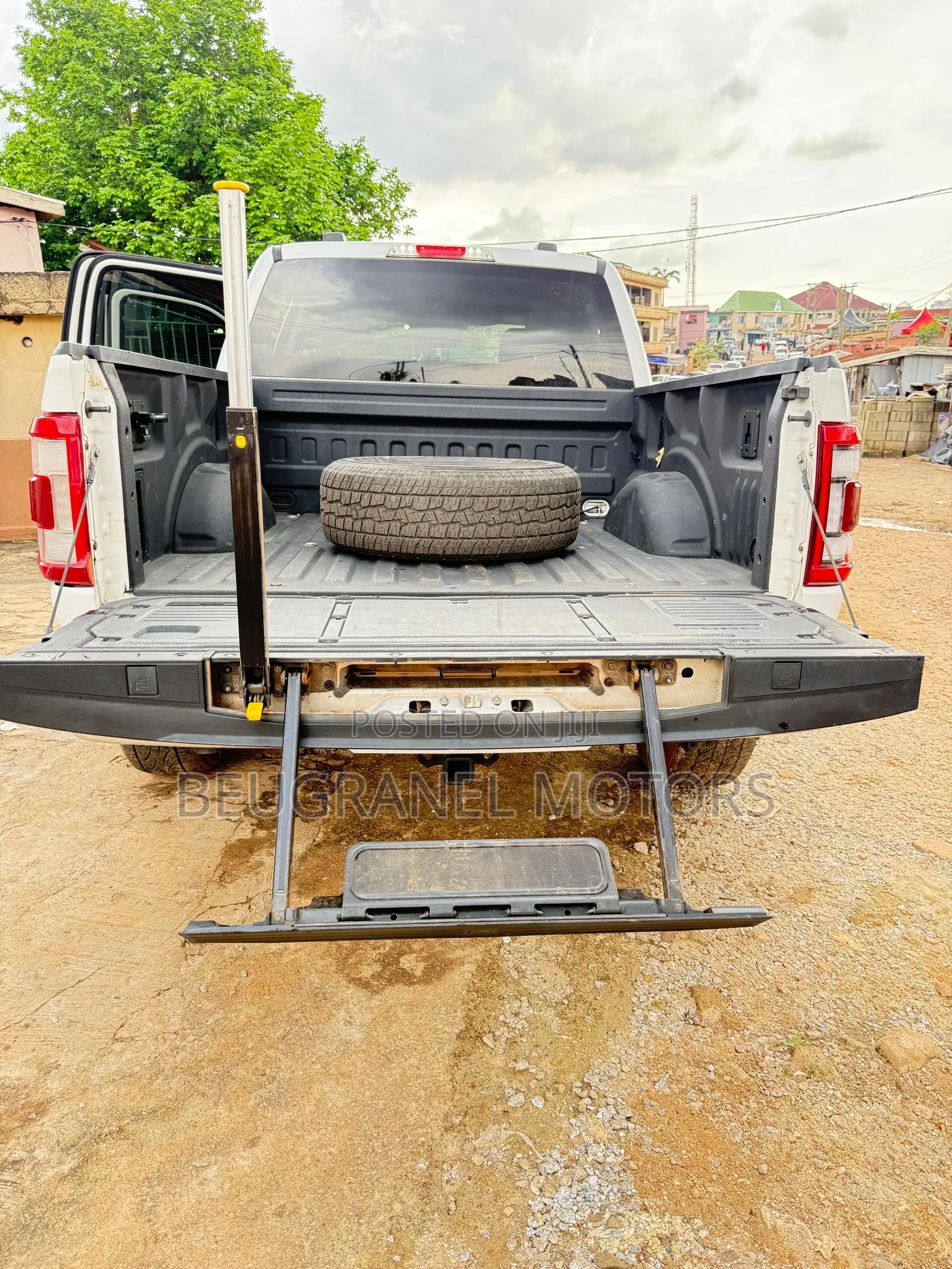 Ford F-150 LARIAT 2022 White