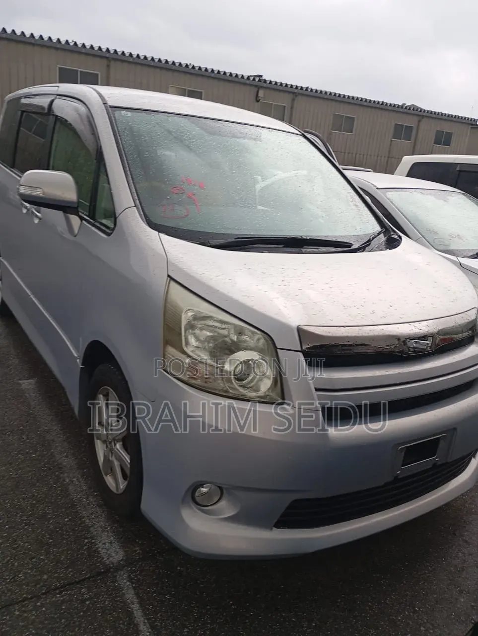 Toyota Voxy 2013 Silver