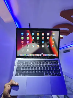 Laptop Apple MacBook Pro 2017 8GB Intel Core i5 SSD 512GB