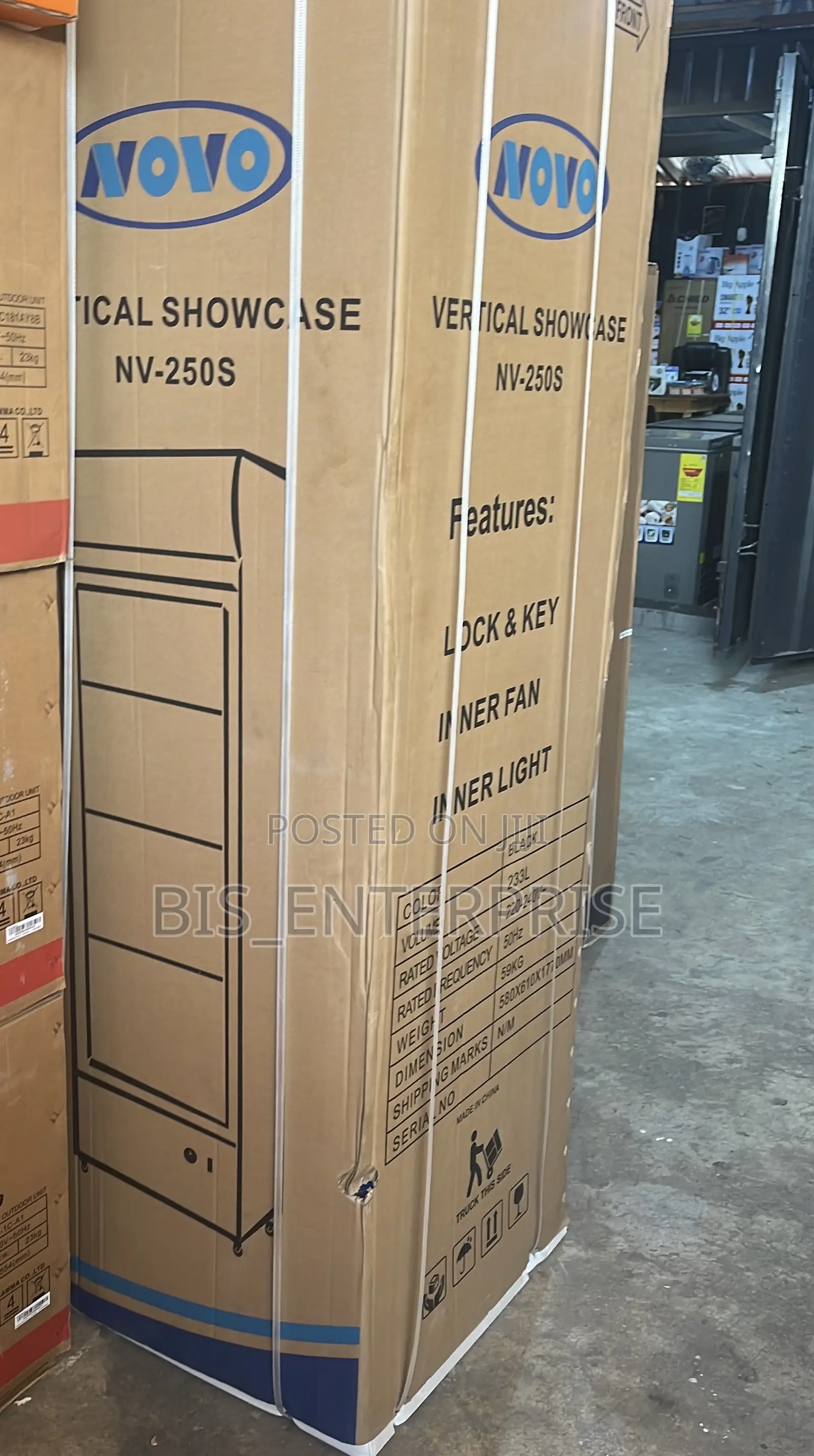 Novo Display Fridge 233 Liters