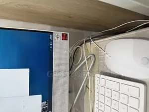 Desktop Computer HP AiO 24 4GB AMD SSD 256GB