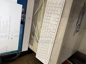 Desktop Computer HP AiO 24 4GB AMD SSD 256GB