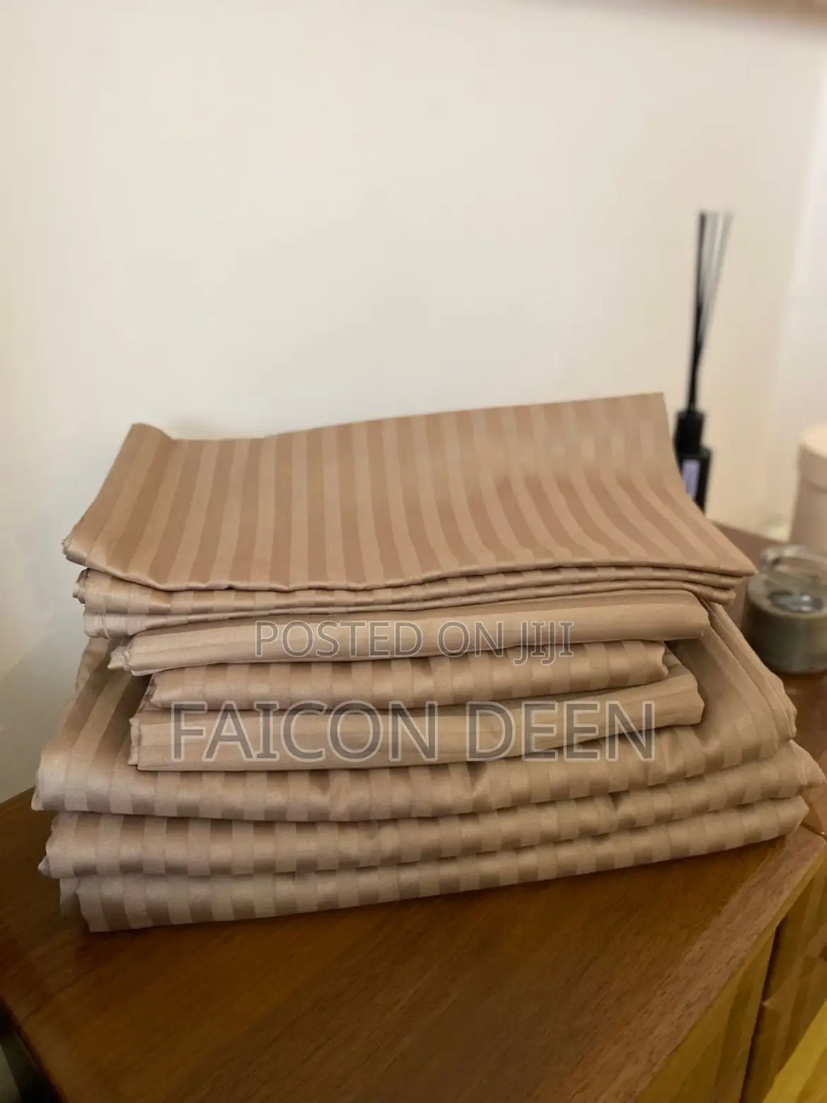 Premium Feel, Luxury Touch (Hotel 2 Pure Cotton Sheets,4 Pillow Cases