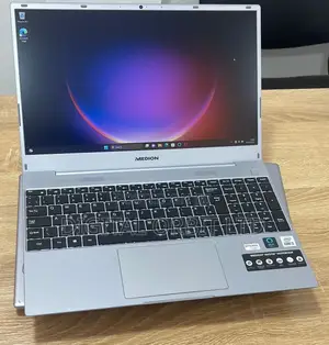Laptop Medion Akoya E7419 8GB Intel Core i5 SSD 256GB