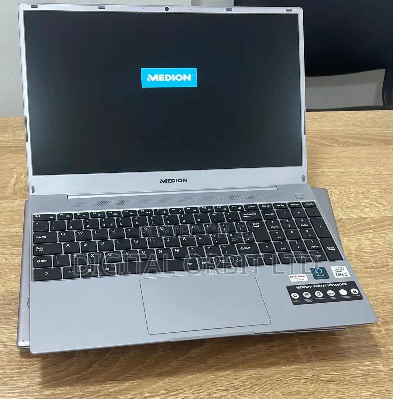 Laptop Medion Akoya E7419 8GB Intel Core i5 SSD 256GB