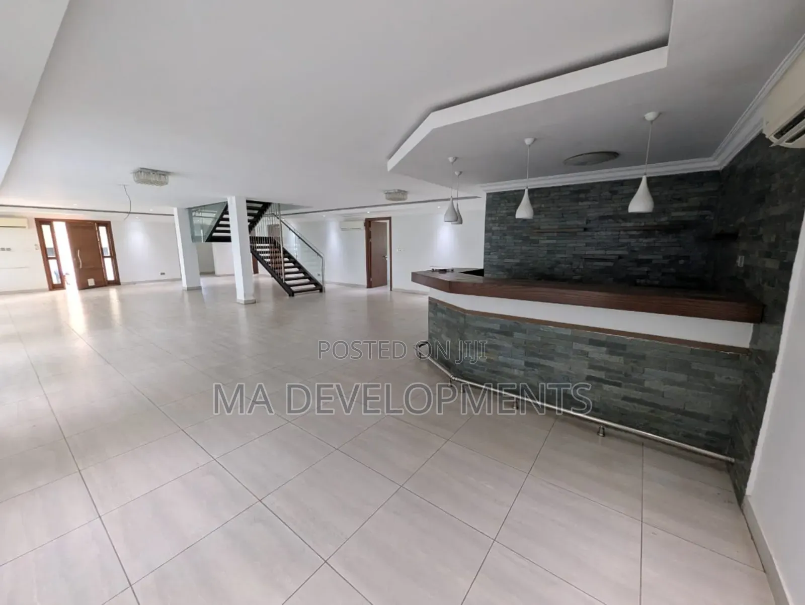 7bdrm Mansion in Airport Hills for sale