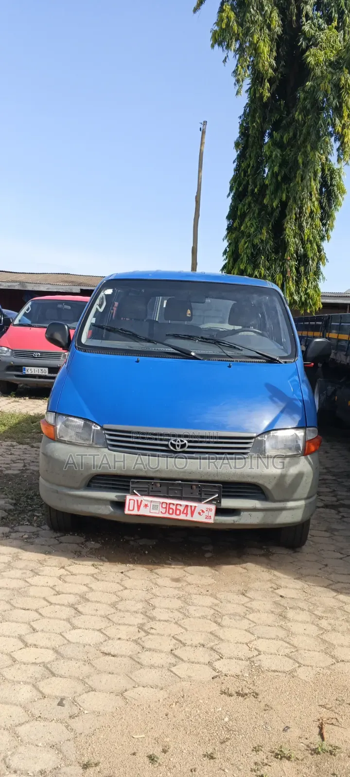 Toyota HiAce 2010 Blue