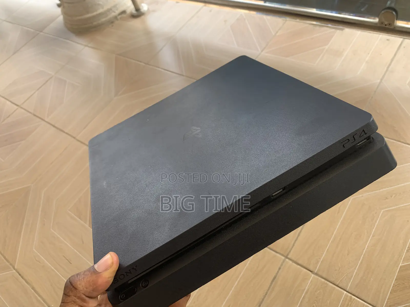 Ps4 Slim ,7+ Games , One Controller