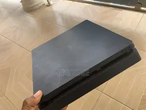 Ps4 Slim ,7+ Games , One Controller