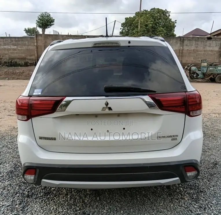 Mitsubishi Outlander SEL AWC 2016 White