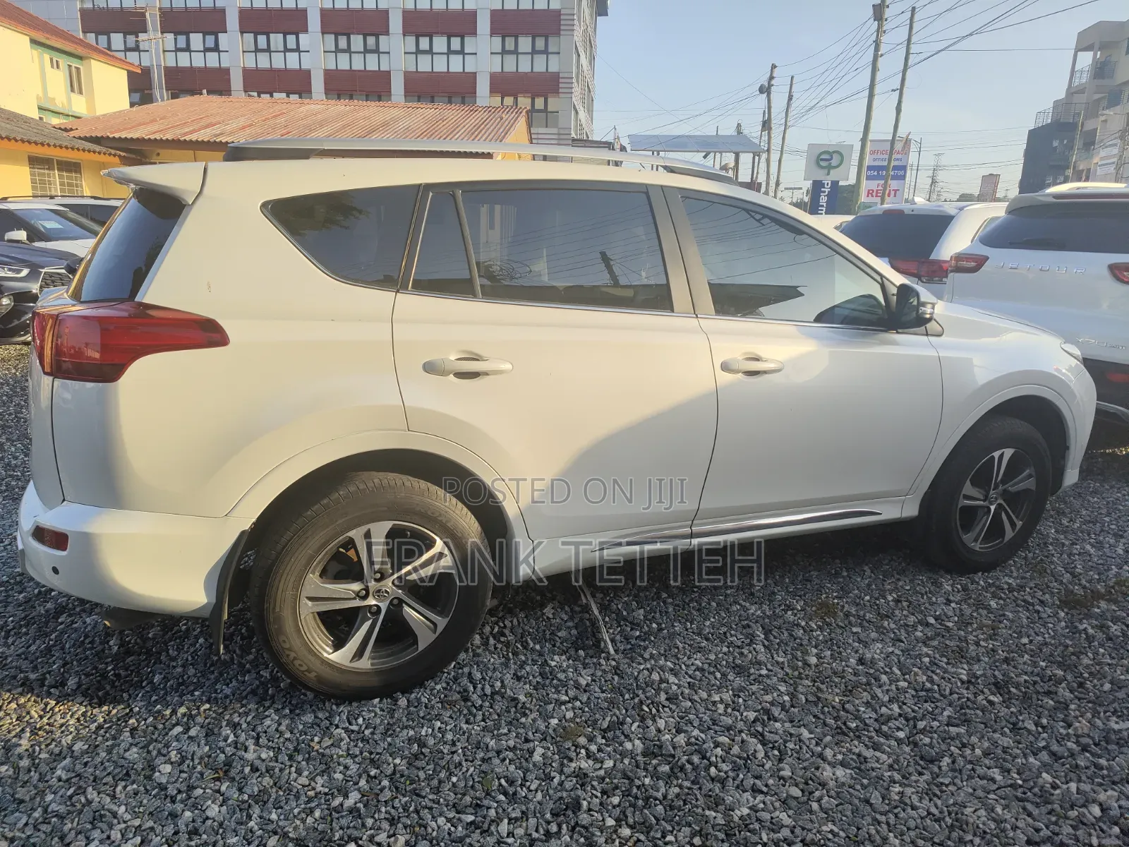 Toyota RAV4 LE AWD (2.5L 4cyl 6A) 2016 White