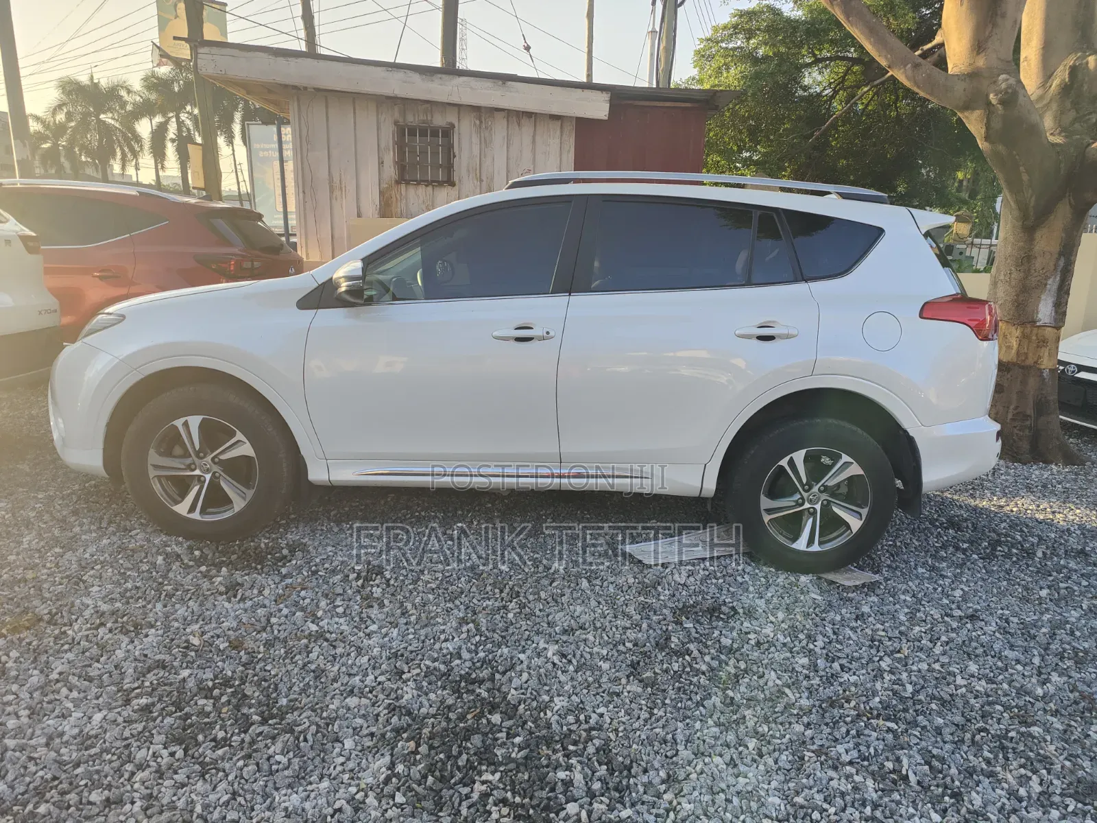 Toyota RAV4 LE AWD (2.5L 4cyl 6A) 2016 White