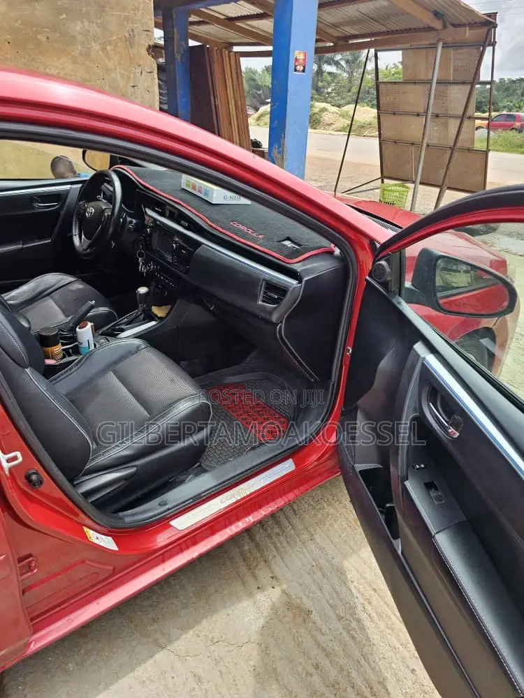 Toyota Corolla S 4dr Sedan (1.8L 4cyl CVT) 2014 Red