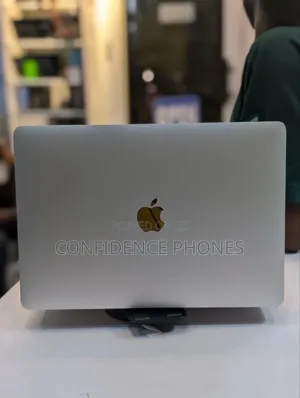 Laptop Apple MacBook Pro 2020 8GB Intel Core i5 SSD 256GB