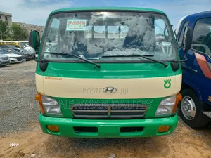 Hyundai Mighty Green