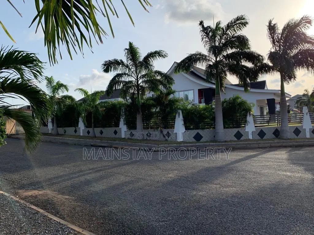 5bdrm House in Mainstay Estates, Airport Residential Area for sale