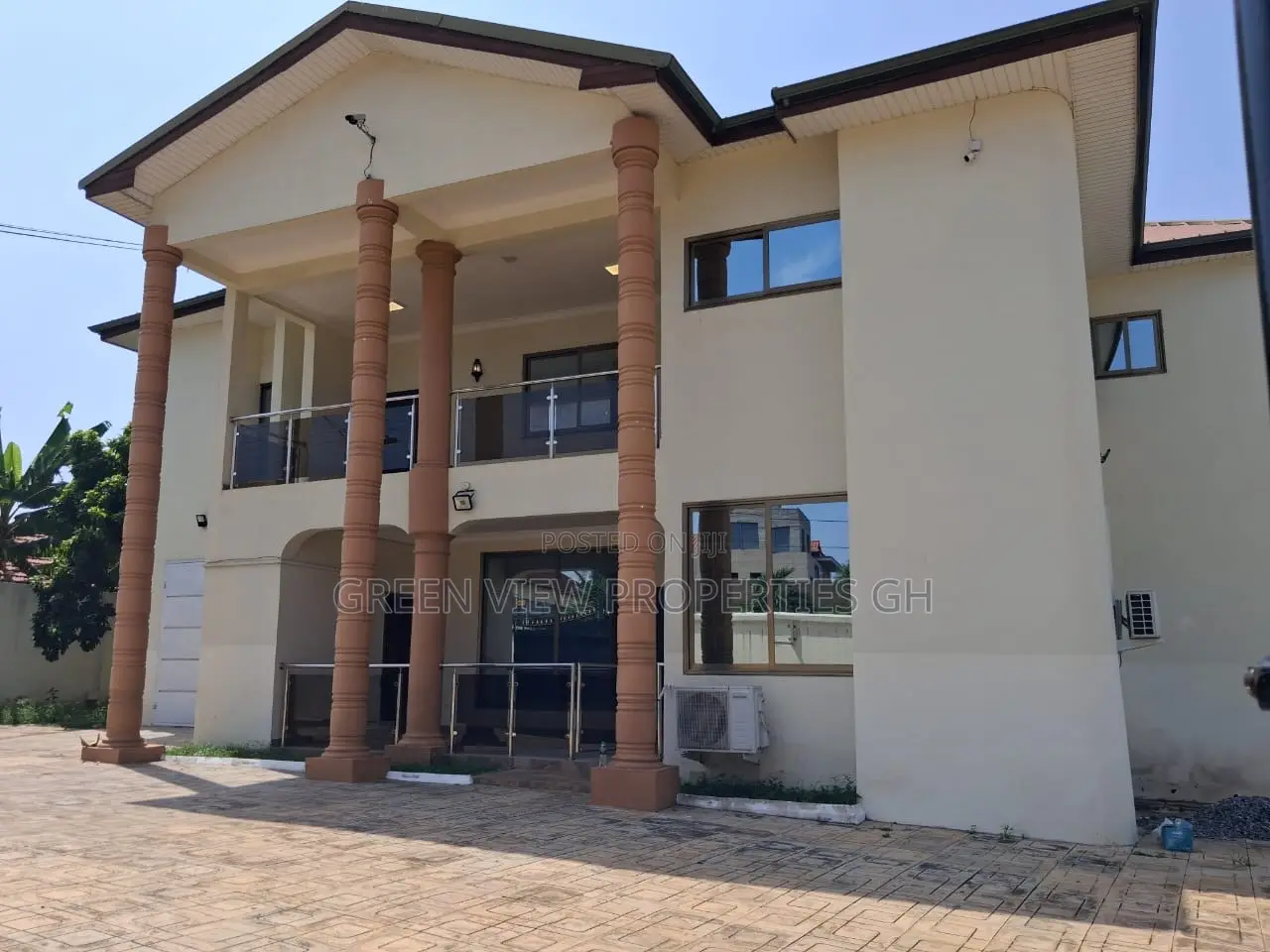 6bdrm Mansion in East Legon for rent