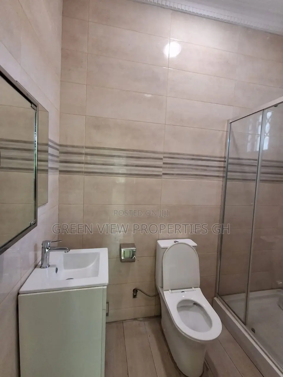 6bdrm Mansion in East Legon for rent