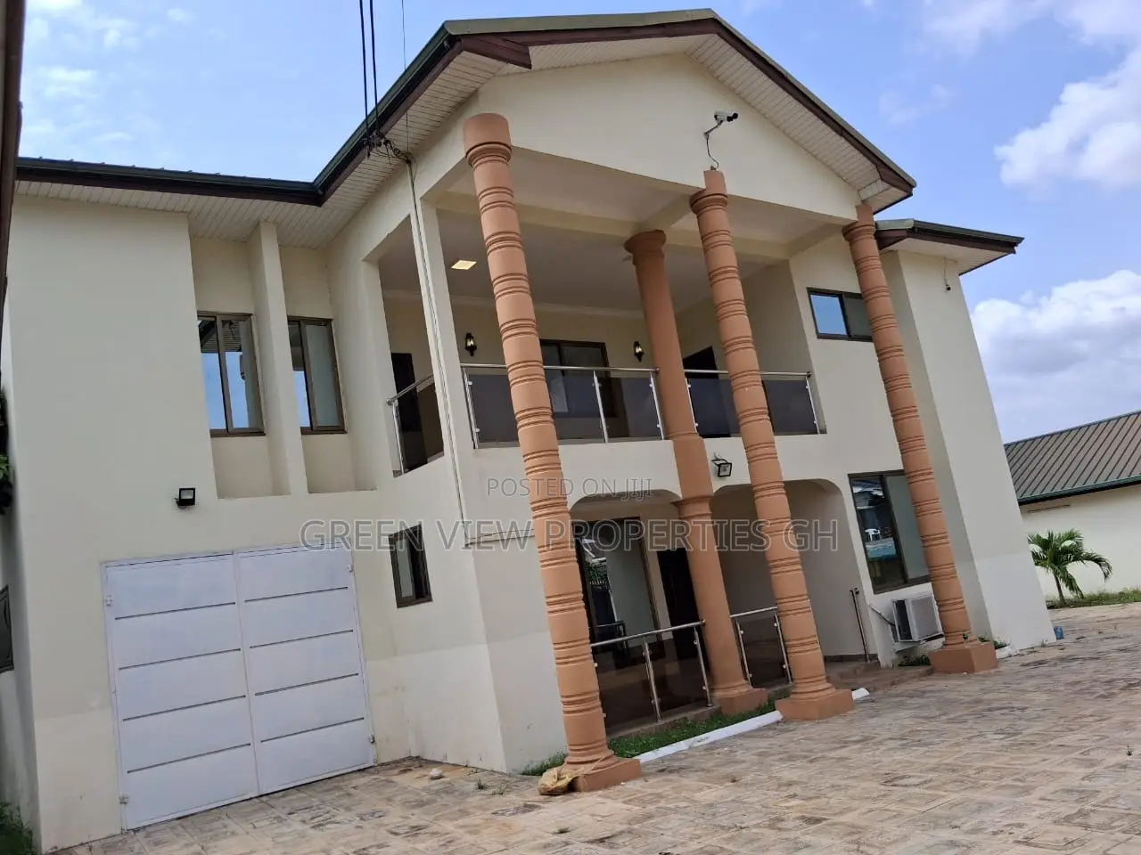 6bdrm Mansion in East Legon for rent