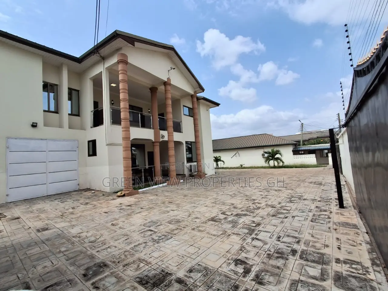 6bdrm Mansion in East Legon for rent