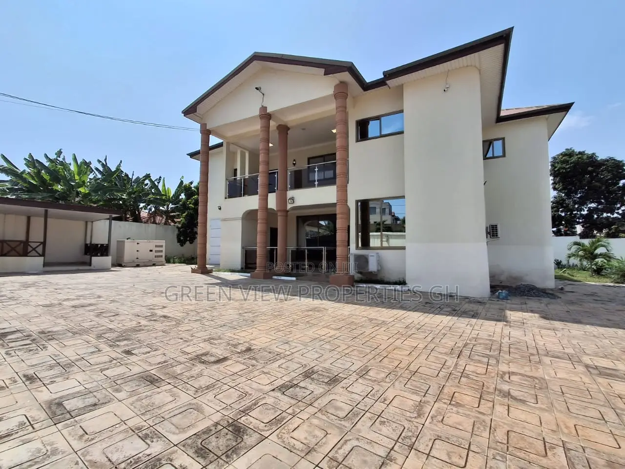 6bdrm Mansion in East Legon for rent