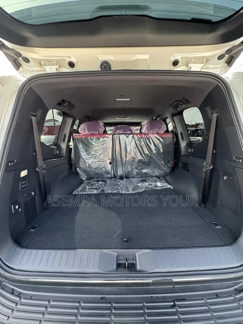 New Toyota Land Cruiser LC250 2025 White