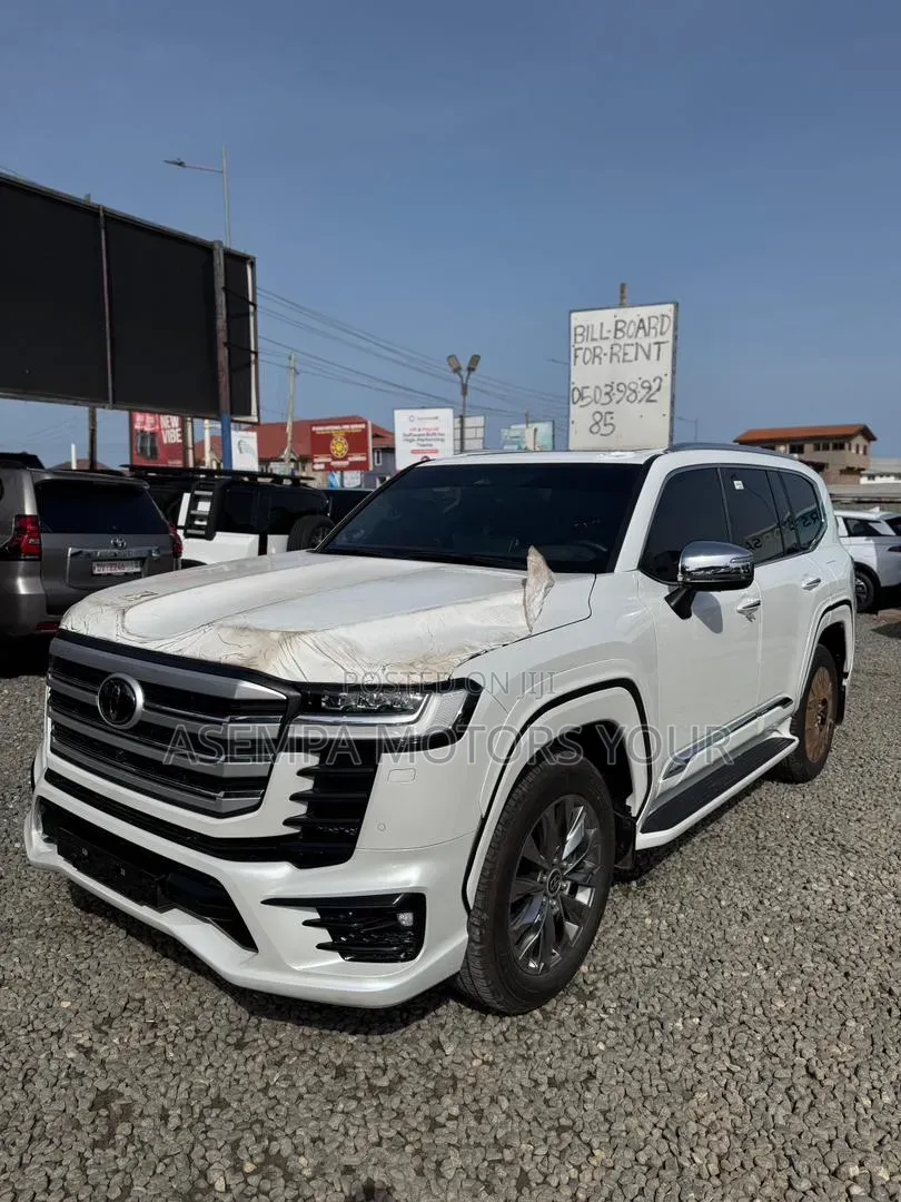 New Toyota Land Cruiser LC250 2025 White