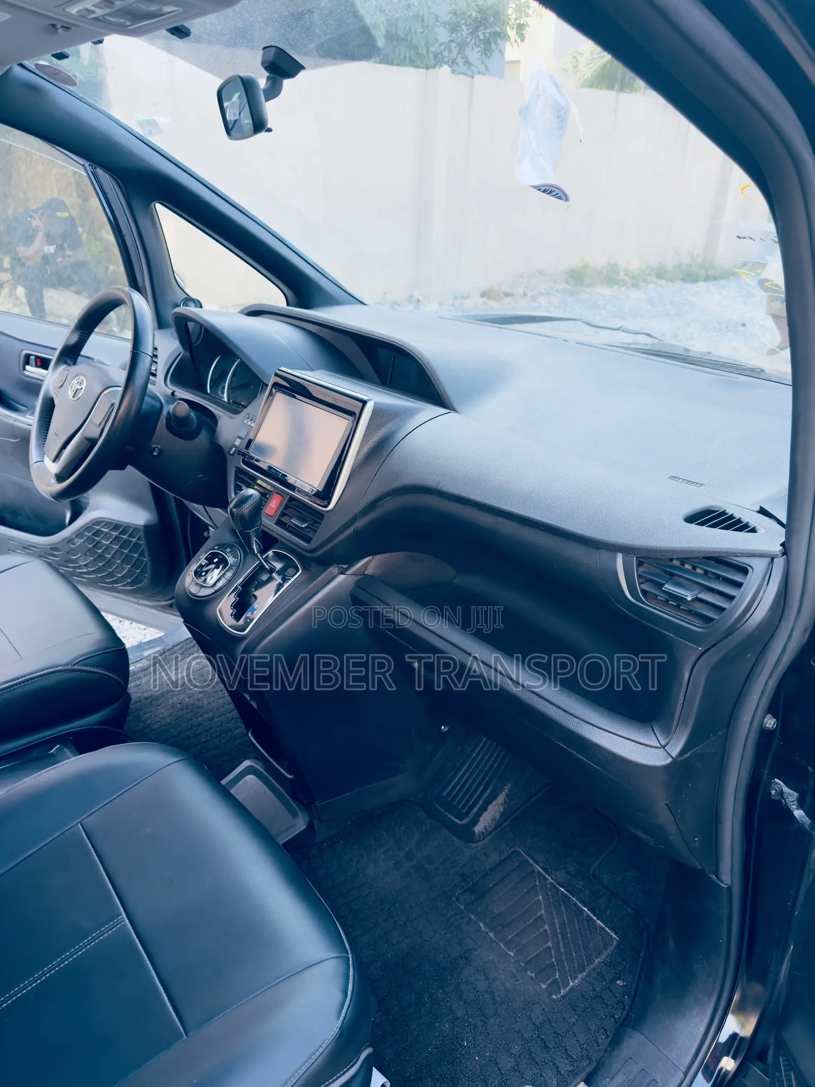 Toyota Voxy SV Premium 2014 Black