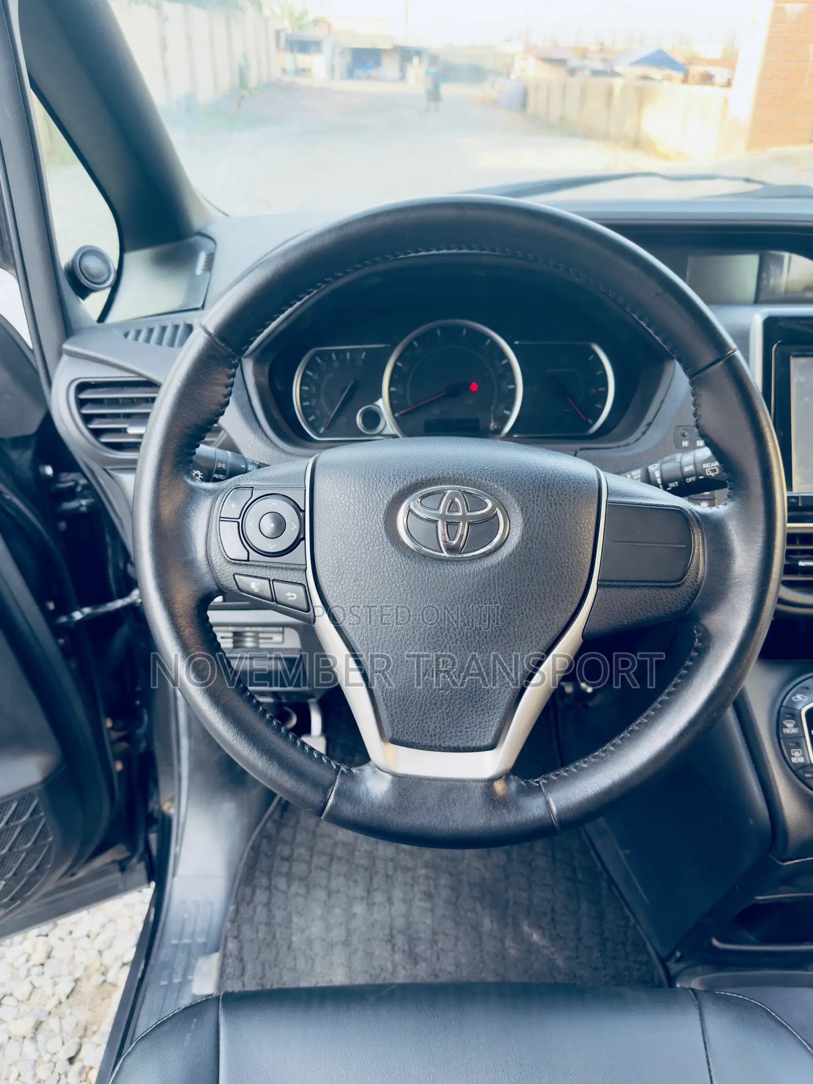 Toyota Voxy SV Premium 2014 Black