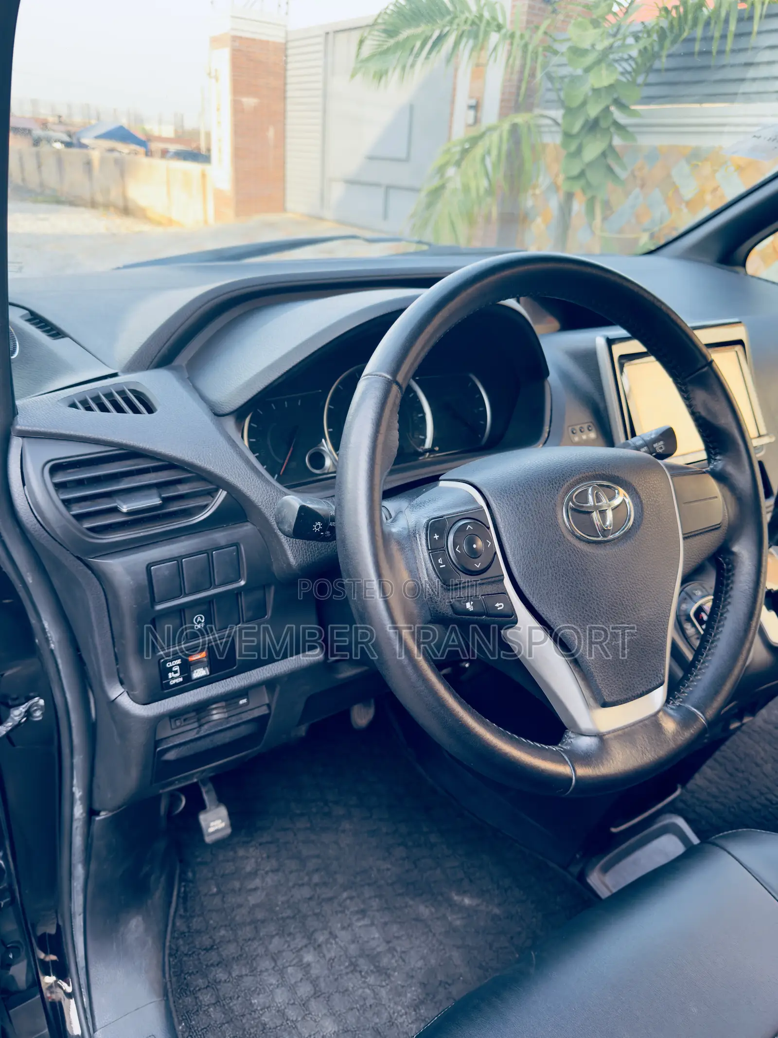 Toyota Voxy SV Premium 2014 Black