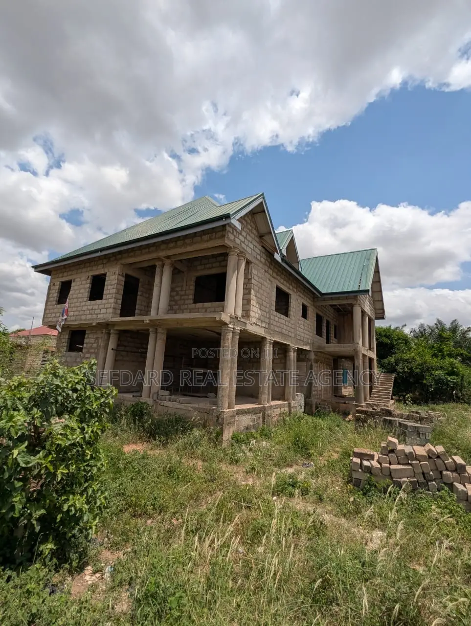 5bdrm House in Sefdard Properties, Pokuase for sale