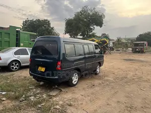 Hyundai H-100 2000 Blue