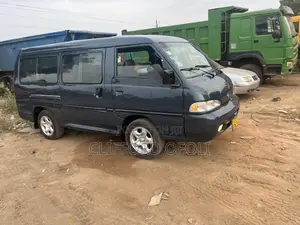 Hyundai H-100 2000 Blue