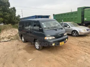 Hyundai H-100 2000 Blue